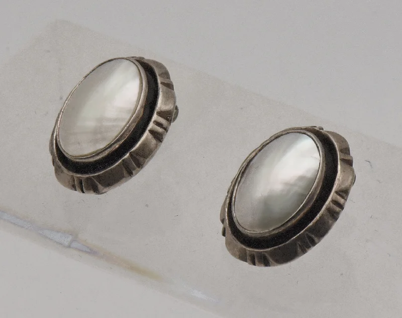 Carol Felley - Vintage Sterling Silver Mother of Pearl Clip On Earrings