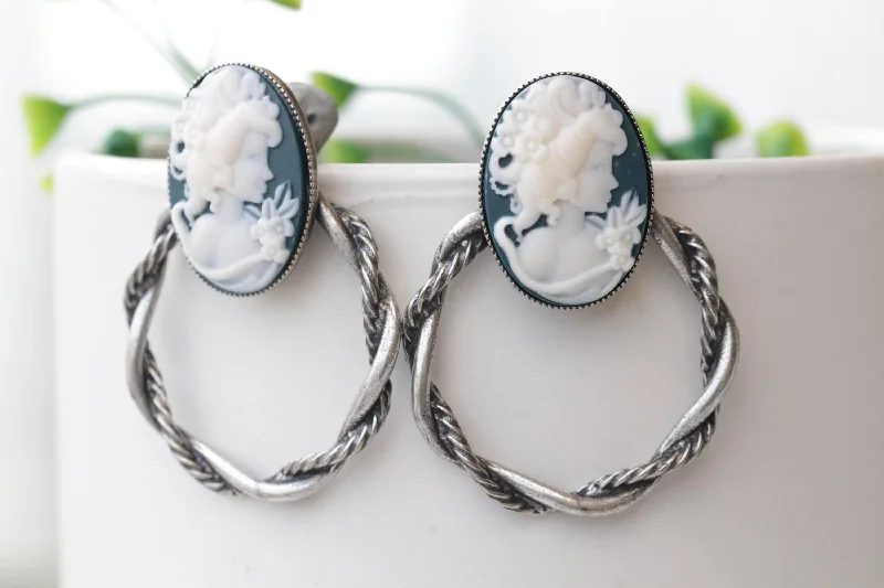 CAMEO EARRINGS