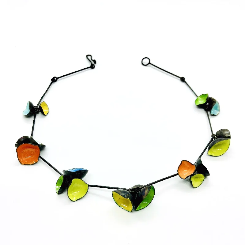 Rattle Petal Necklace