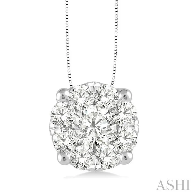 14K White Gold 0.75ctw Round Diamond Cluster Necklace