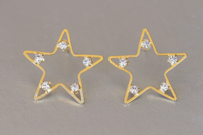 GOLD STAR EARRINGS